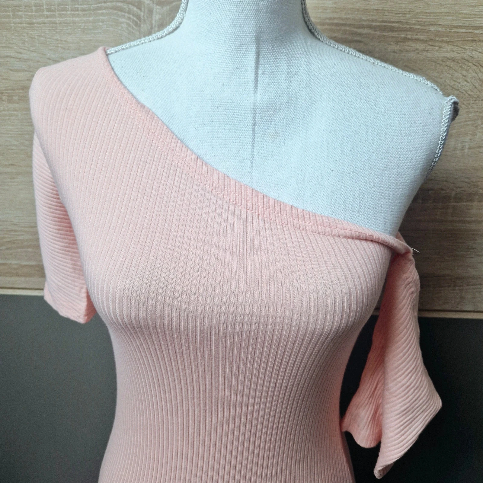 Top acanalado Red Queen Talla S/M – photo 2